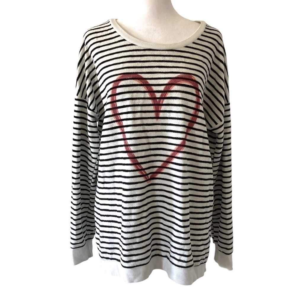 Simple a large sweatshirt heart black and white stripes